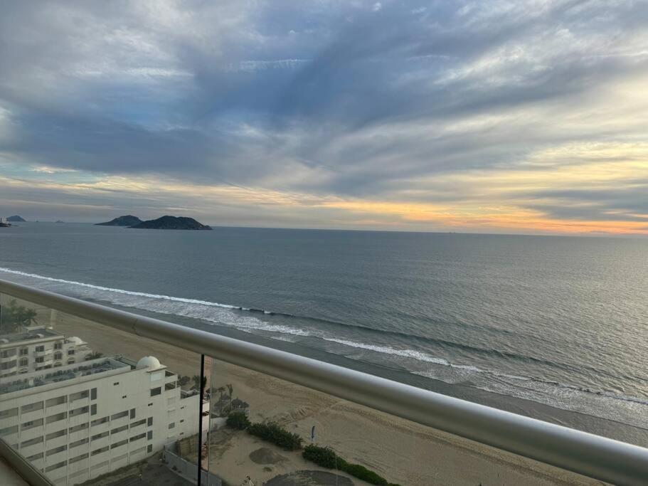 Ferienwohnung Departamento De Lujo Vista Al Mar Piso 15 Mazatlán Exterior foto