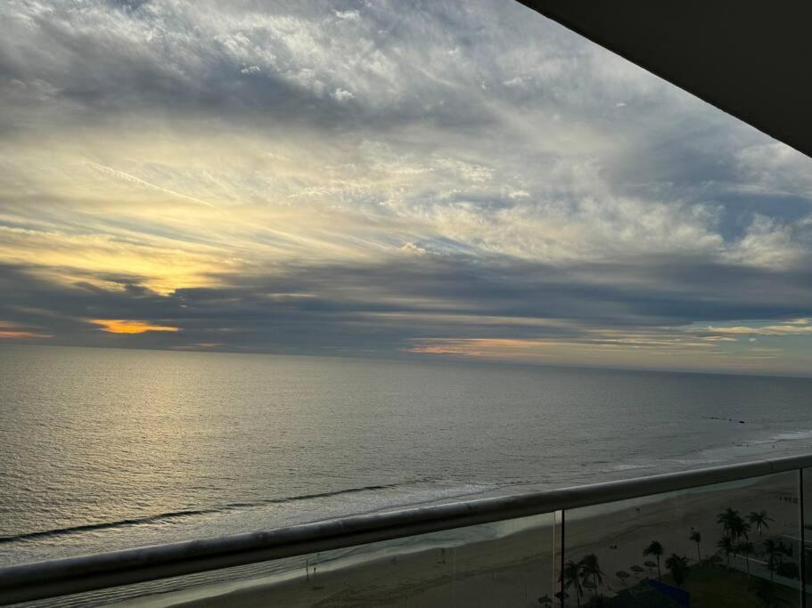 Ferienwohnung Departamento De Lujo Vista Al Mar Piso 15 Mazatlán Exterior foto